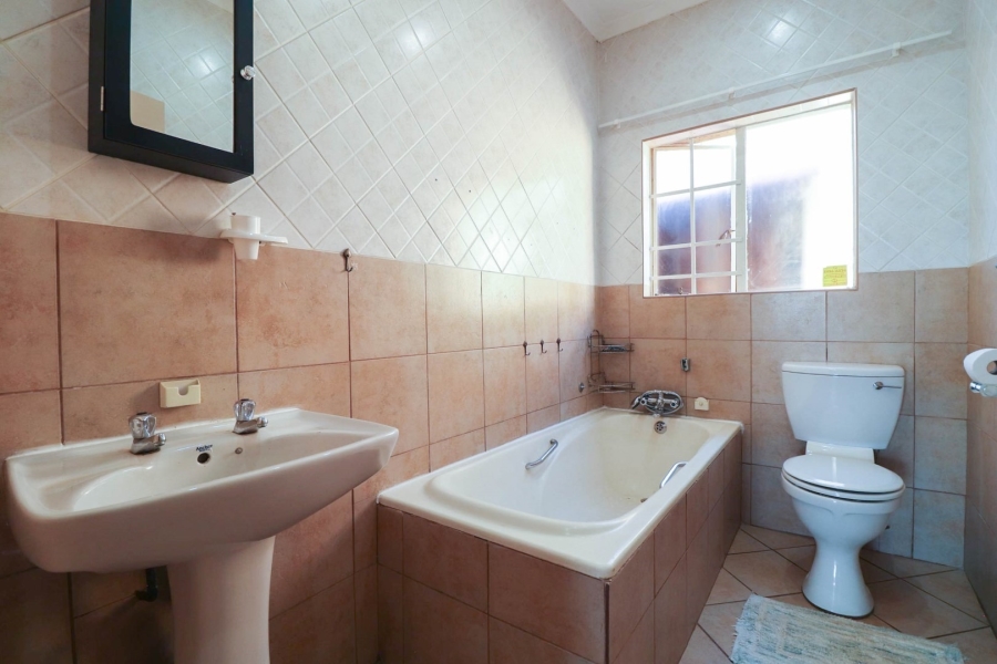 3 Bedroom Property for Sale in Safari Gardens North West